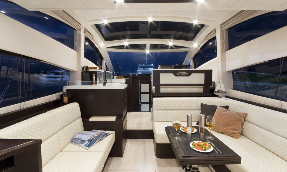 Galeon 430 Skydeck, Interior