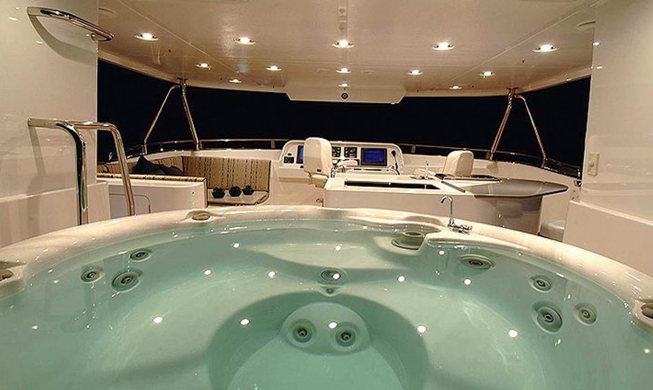 Nordhavn 86 Mk1, Fly Deck/Sportdeck