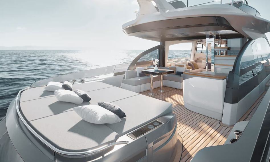 Azimut S7 Mk2, Deck Area