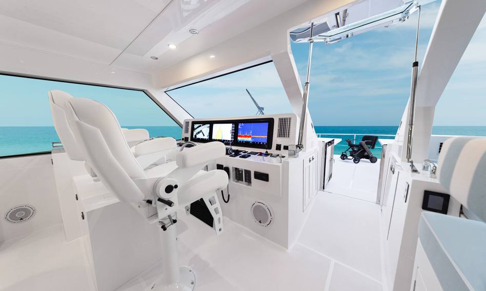 Horizon PC68A , Helm Station