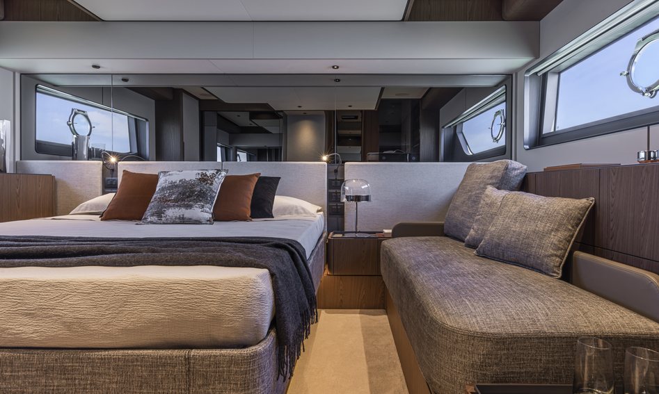 Ferretti 580, Accommodation