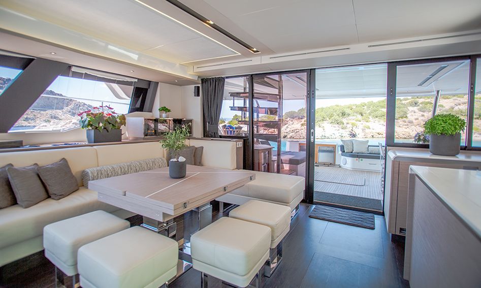 Fountaine Pajot Power 67, Interior