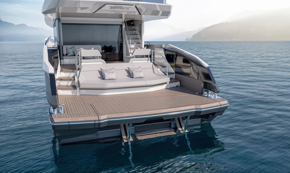 Sunseeker 74 Ocean, Deck Area