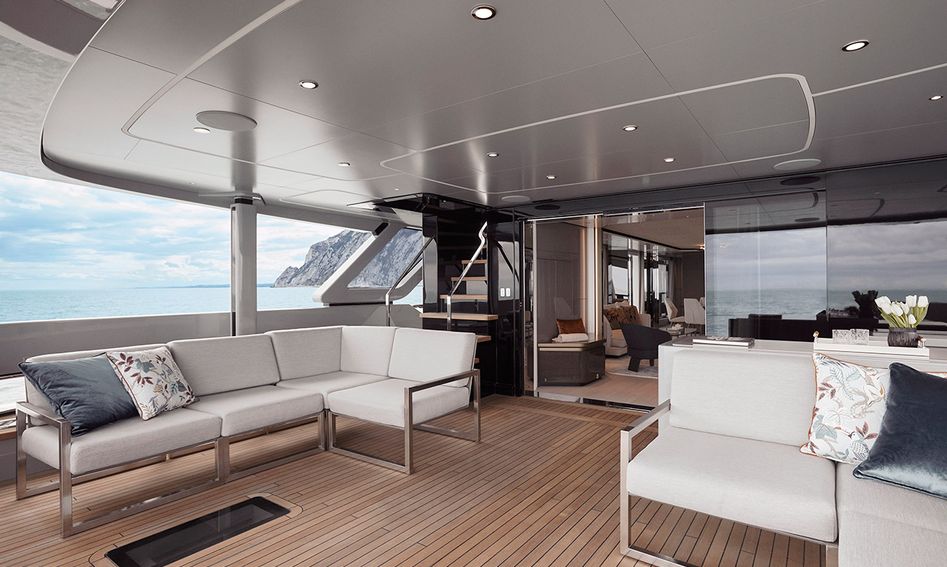 Cantiere Delle Marche RJ 115, Deck Area