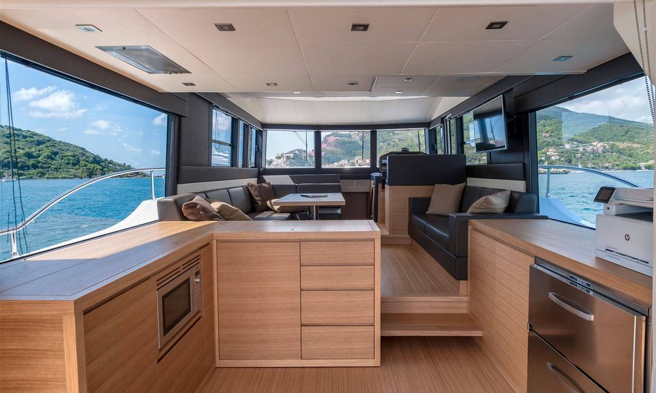 Sundeck 620, Interior