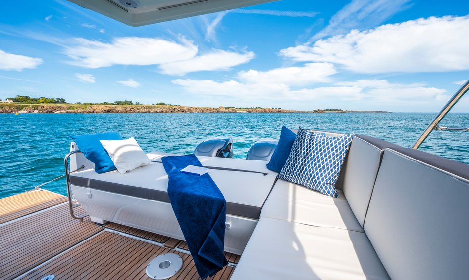 Beneteau Yachts Antares 11 , Deck Area