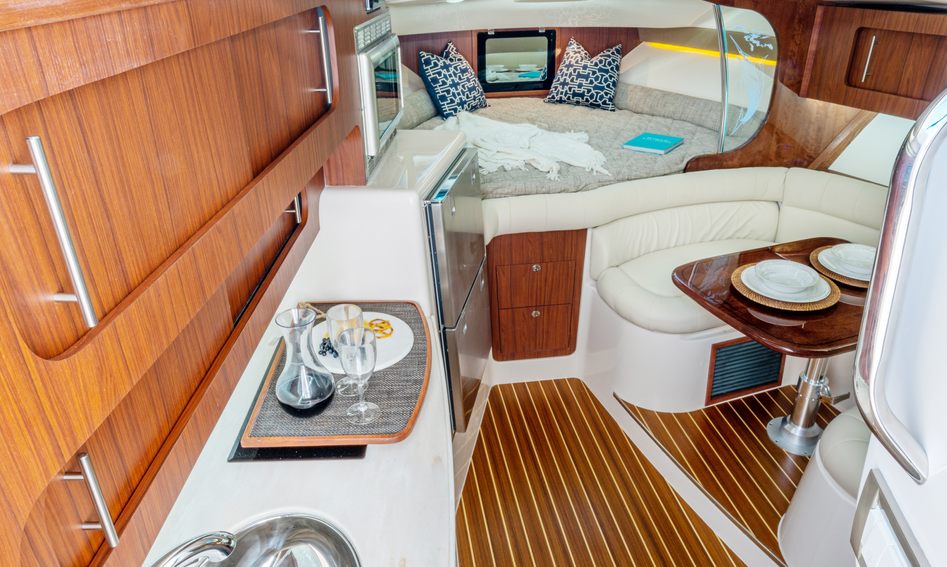 Grady-White Express 370 , Interior