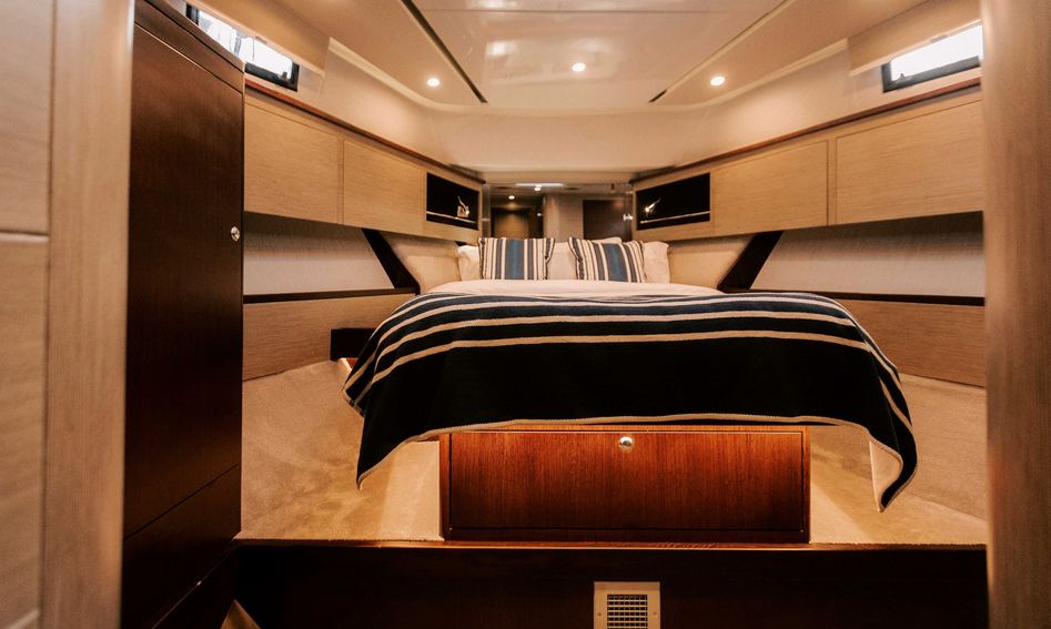 Cockwells Hardy 50DS , Interior
