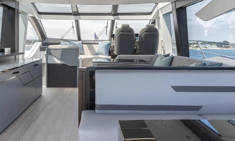 Sunseeker Predator 75 Mk2, Interior