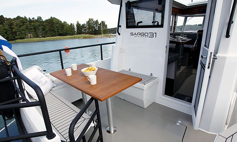 Sargo 31, Deck Area