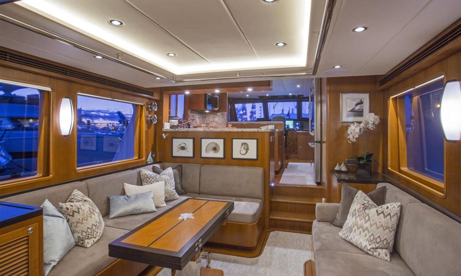 Outer Reef 580 Motoryacht, Interior