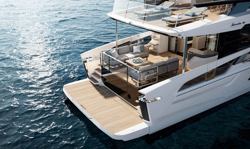 Absolute Navetta 66 , Deck Area