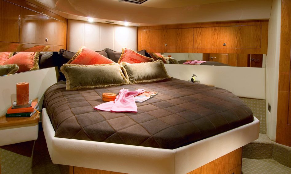 Riviera 45 Open Flybridge, Accommodation