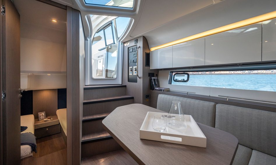 Beneteau Gran Turismo 41, Interior