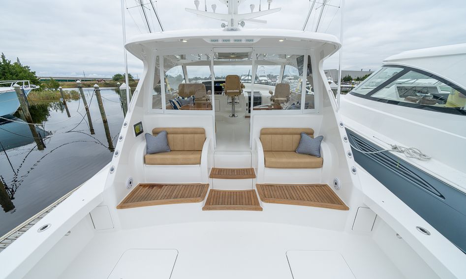 Viking 54SC, Deck Area