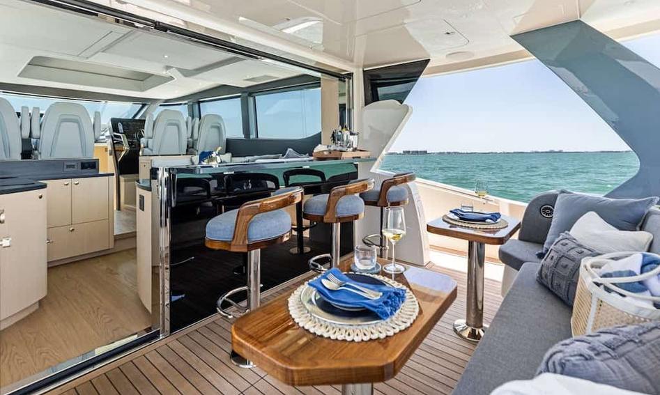 Scout 670 LXS , Deck Area