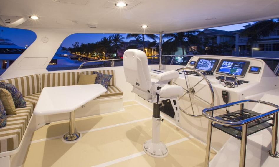 Outer Reef 630 Motoryacht, Fly Deck/Sportdeck