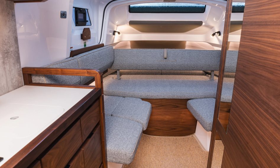 Axopar 38 Sun Top , Interior