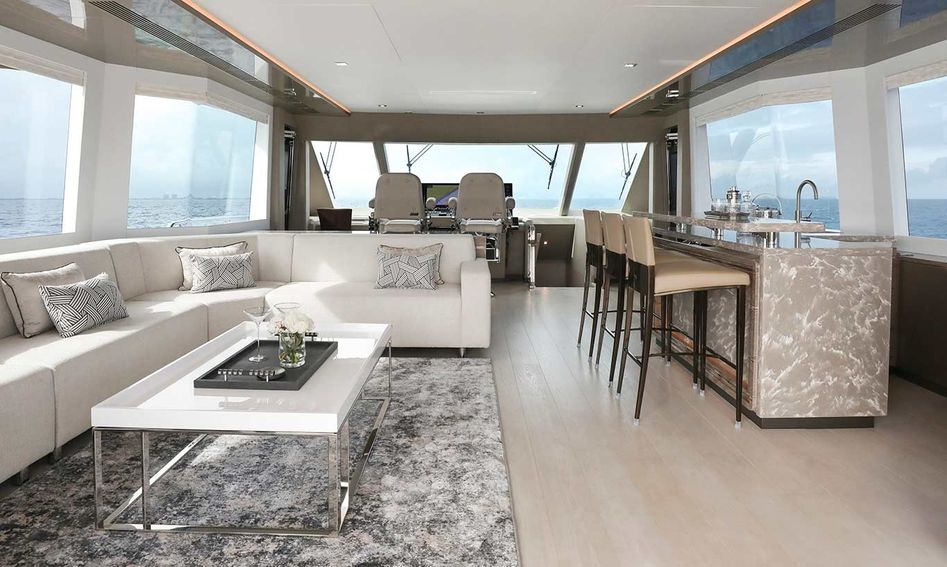 Ocean Alexander 32E, Interior