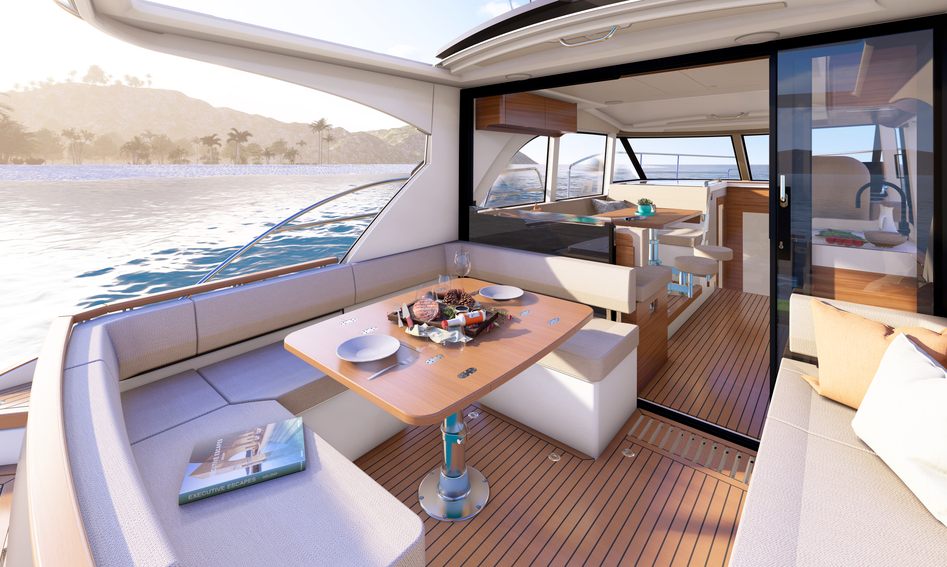 Marex 390, Deck Area