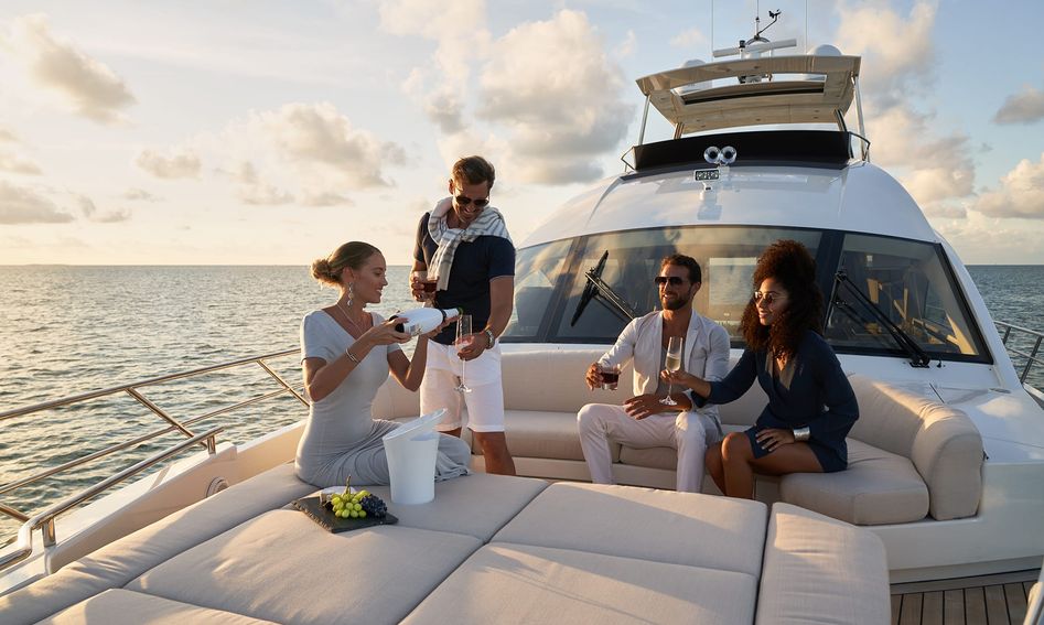 CL Yachts CLA76f, Deck Area