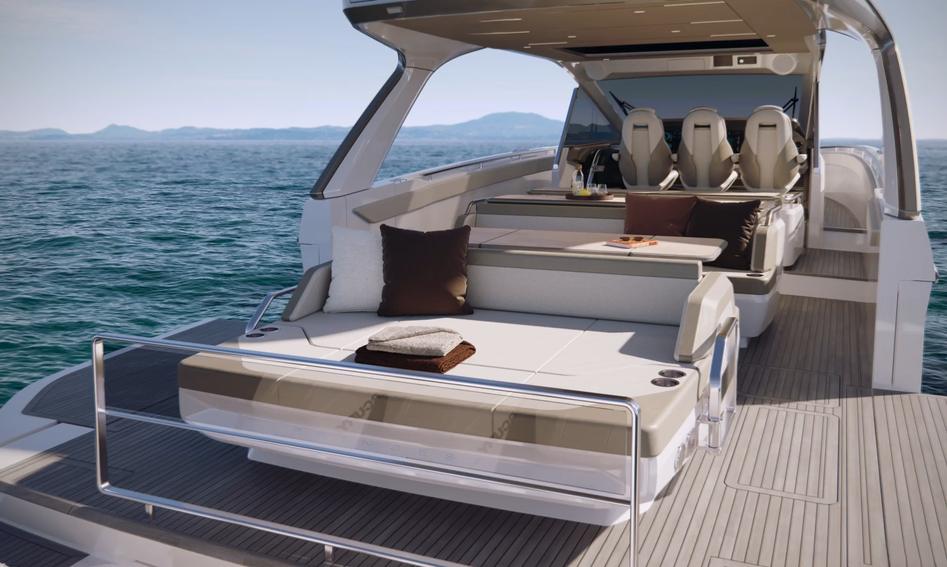 Princess C48 Open OB, Deck Area