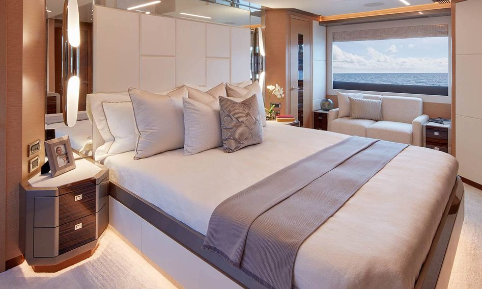 Ocean Alexander 26R Enclosed, Accommodation