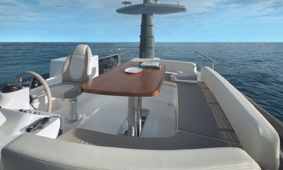 Azimut Magellano 53, Fly Deck/Sportdeck