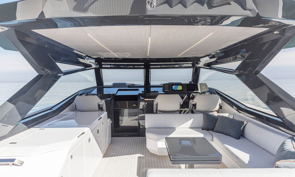 SantaSevera 52 Sport, Deck Area