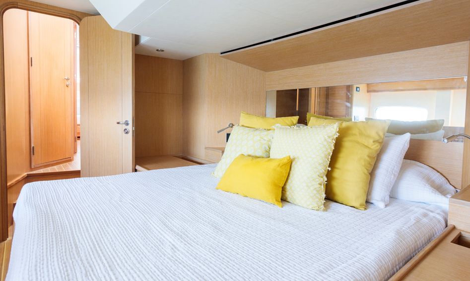 Sasga Menorquin 48 HT, Accommodation