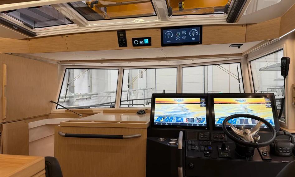 Sargo 45 Fly, Interior
