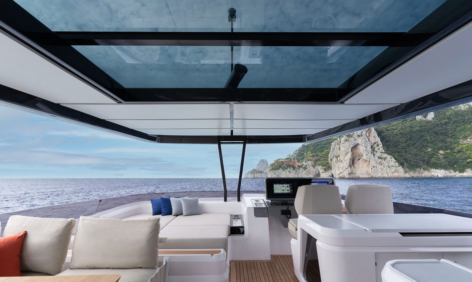 Ferretti Yachts 860, Fly Deck/Sportdeck