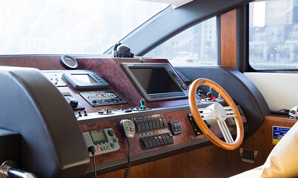 Gulf Craft Majesty 77 Mk2, Helm Station