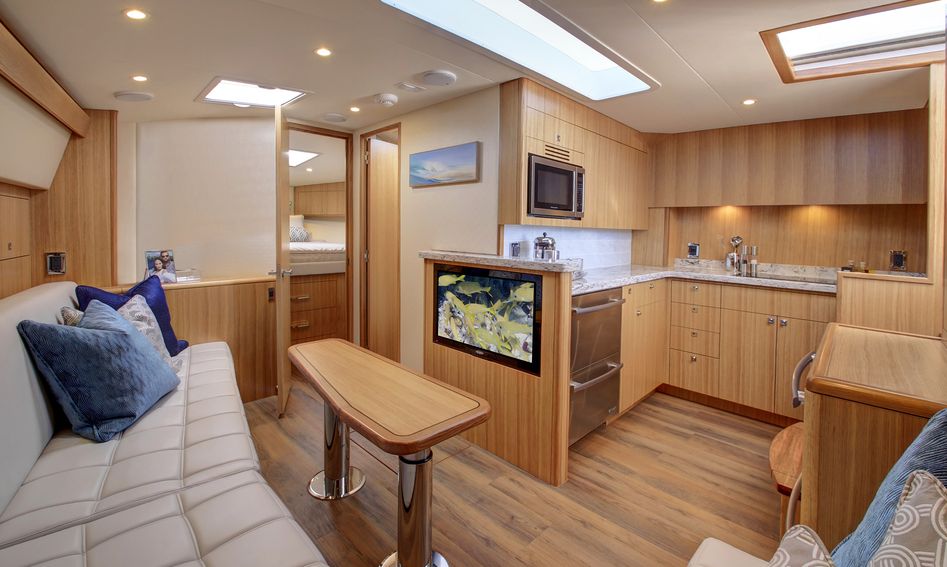 Hatteras GT45X Cruiser, Interior