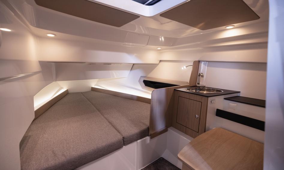 Quarken 27 Open, Interior