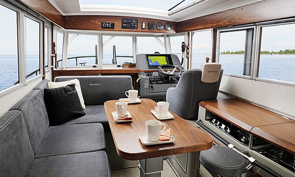 Sargo 31 Explorer, Interior