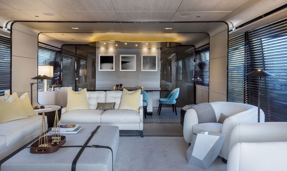 Azimut Grande 30 Metri, Interior