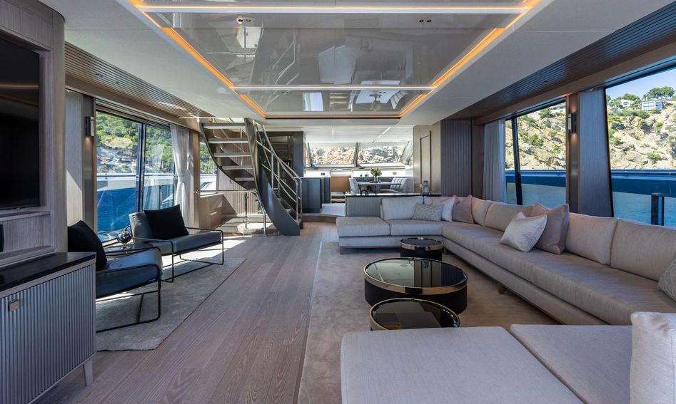Sunseeker 90 Ocean Enclosed, Interior