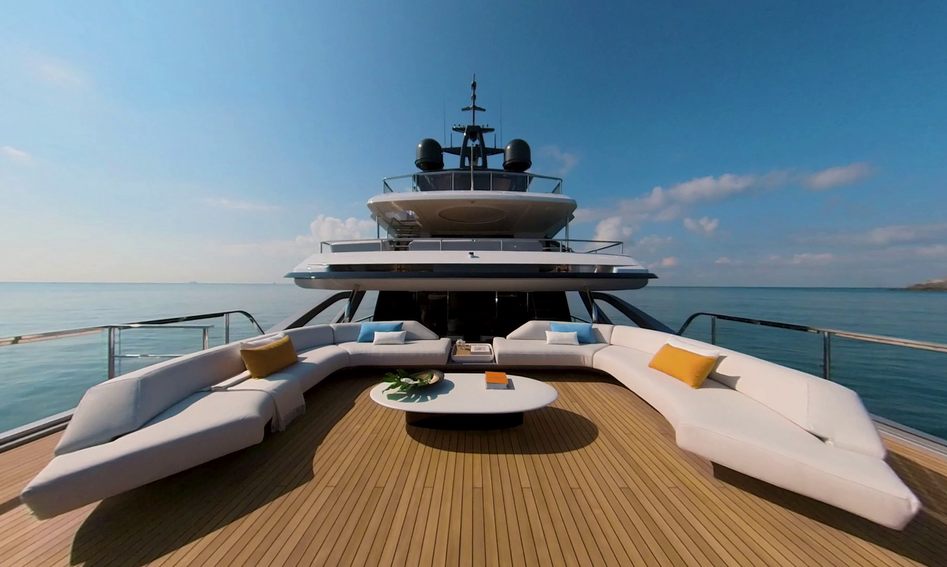 Azimut Grande Trideck, Deck Area