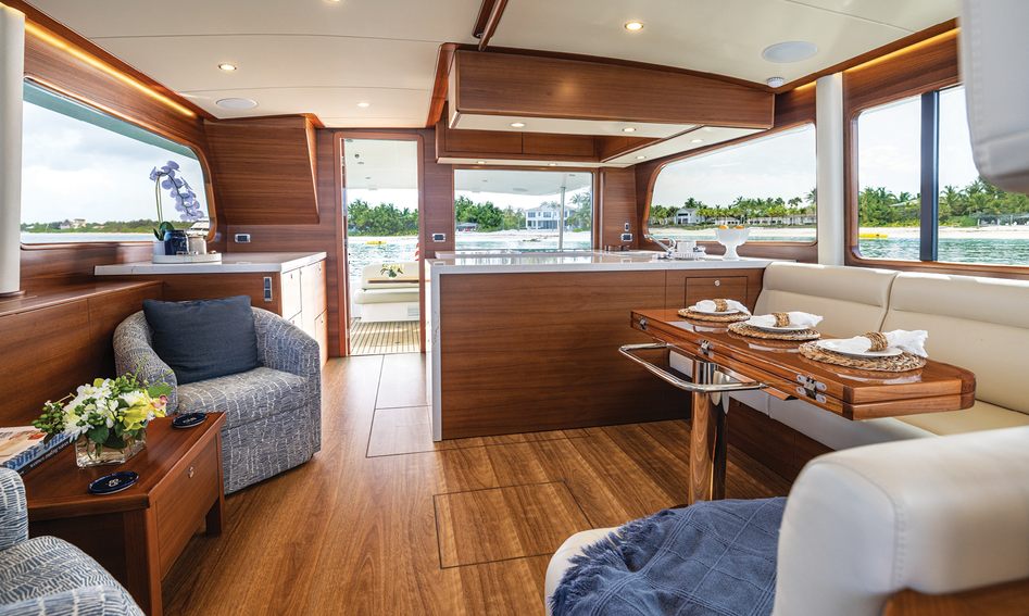 Grand Banks GB62 Skylounge, Interior