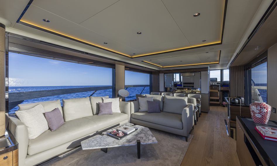 Absolute Navetta 75, Interior