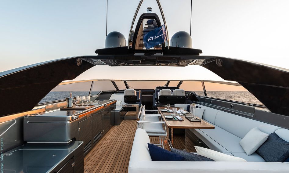 Riva 76&#039; Bahamas Super, Fly Deck/Sportdeck