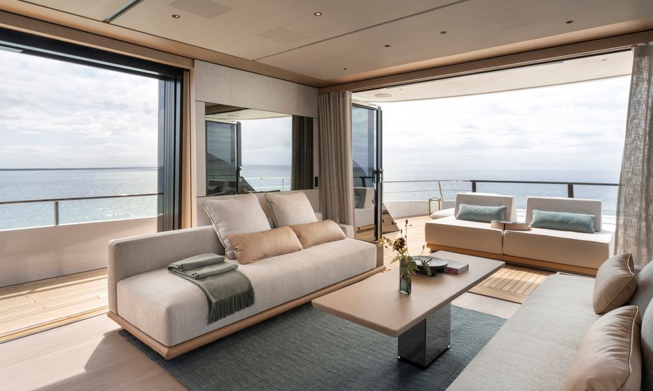 Azimut Grande 30M, Interior