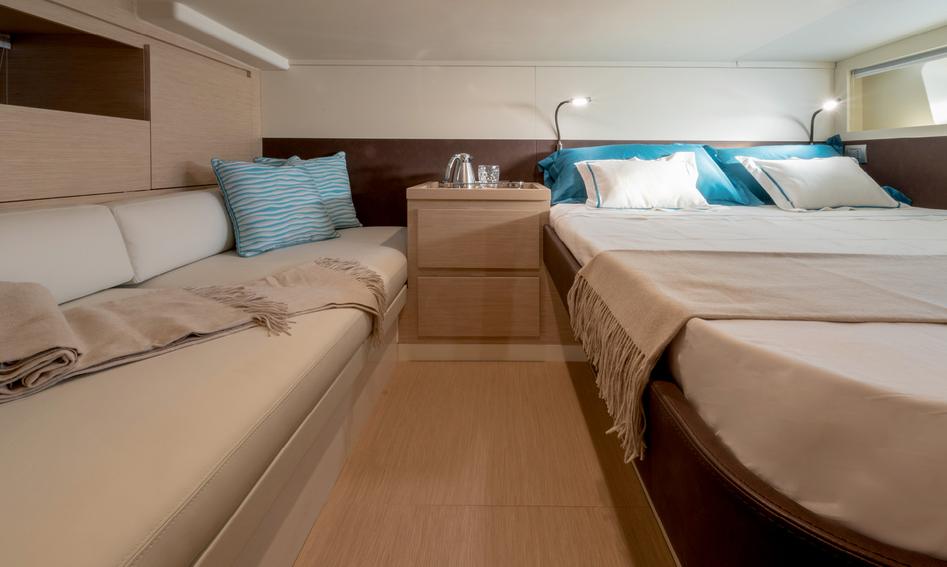 Solaris 44 Open, Interior