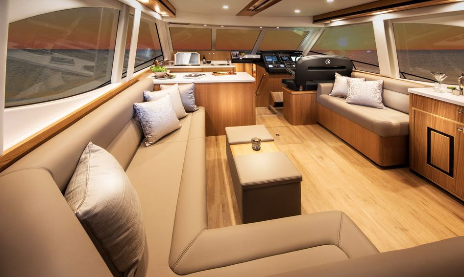 Riviera 45 Open Flybridge, Interior