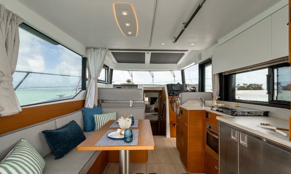 Beneteau Swift Trawler 37 Fly , Interior