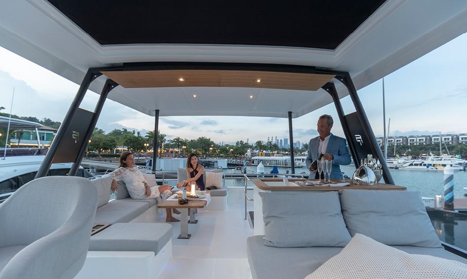 Fountaine Pajot MY5, Fly Deck/Sportdeck