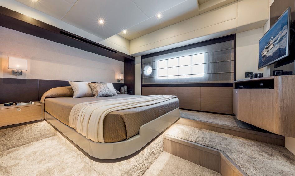 Absolute Navetta 48, Accommodation