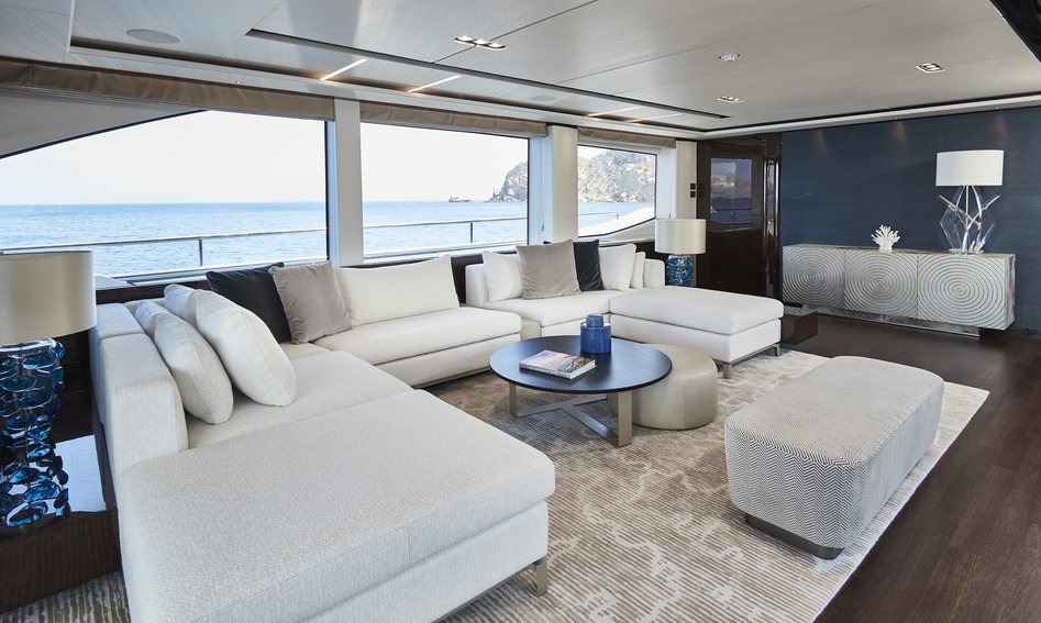 Princess 30M, Interior