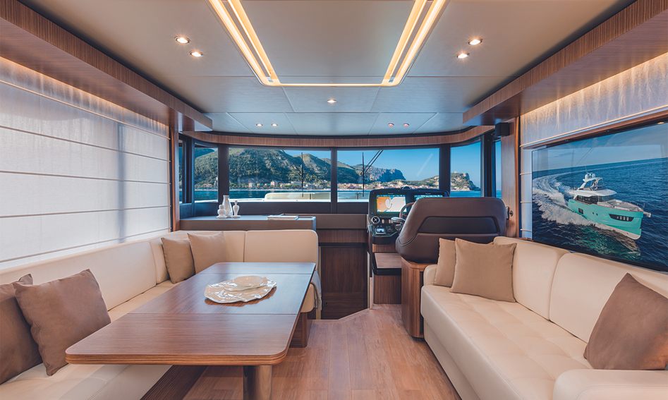 Absolute Navetta 52 Mk1, Interior